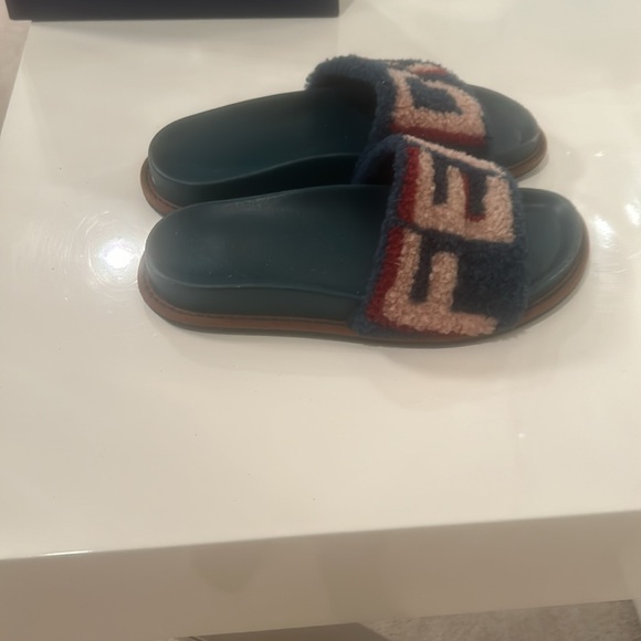 Fendi slides with shearling and logo fendi - Picture 4 of 5